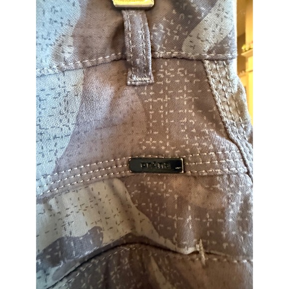 Women's Prana Gray Camo Patterned Joggers Cargo Pockets Tapered Size 10 - Picture 8 of 13